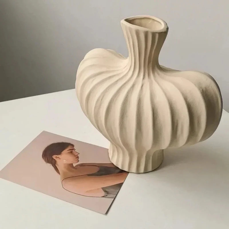 Mini Artificial Flower Vase – Simple Table Bouquet Décor